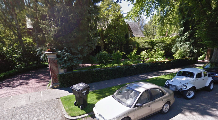 Garage-less Capitol Hill mansion, courtesy of Google Streetview.