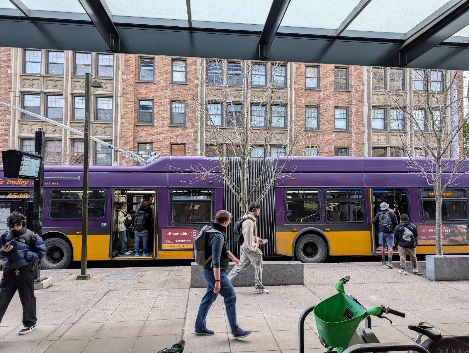 Metro Launching All-Door Bus Boarding as Part of Spring Service Change