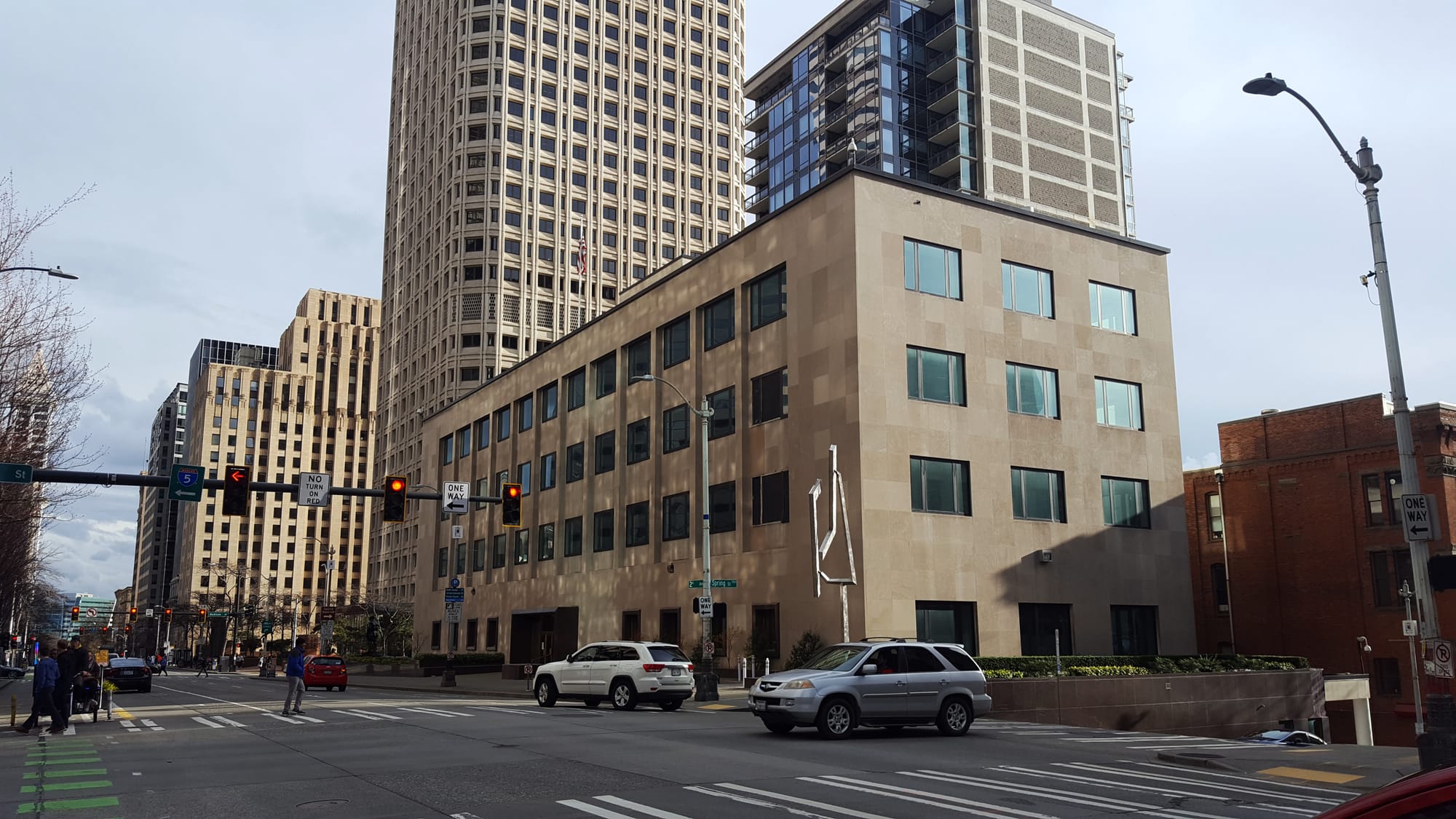 The old Federal Reserve building on 2nd Avenue. (Photo by author)