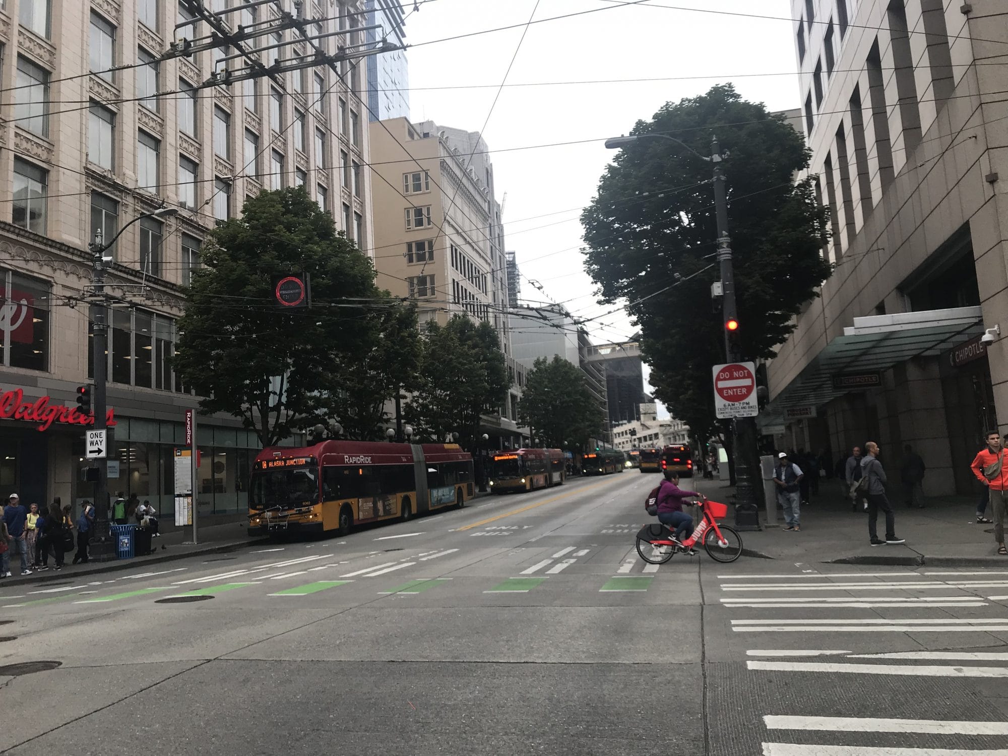 What We’re Reading: Deeply Unreliable Buses, Inslee for Gov, and Sea Level Rise