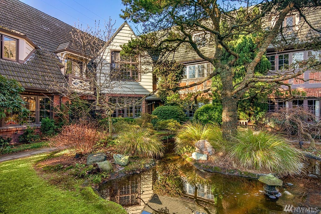 Fred Anhalt designed and built this Capitol Hill courtyard-oriented building in 1929. (Courtesy of Urban Living)