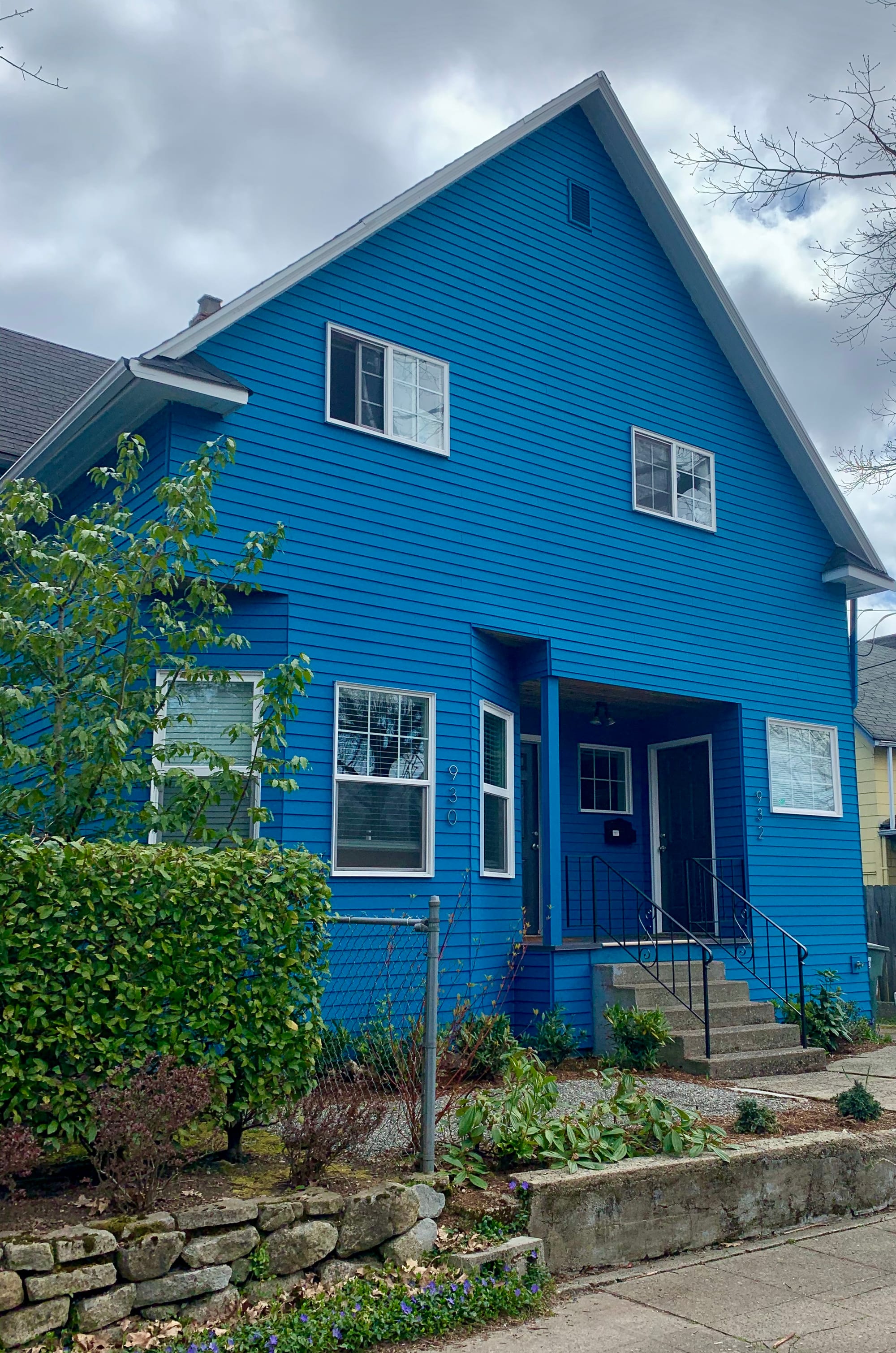 Even though this robin's egg blue building sticks out in a crowd, it's not so easy to immediately identify that it's a duplex. (Photo by author)