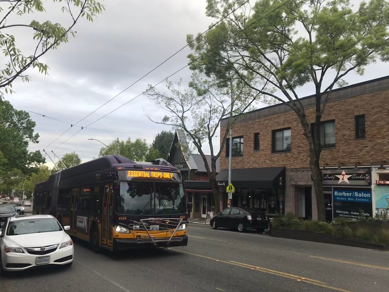 Metro Restoring Some Bus Trips To Meet Demand, Installing More Social Distancing Signage