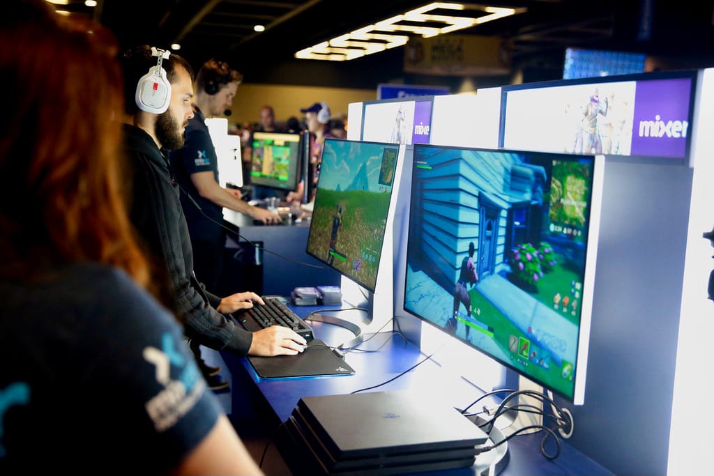 Urban Life in the Metaverse: Potential for Utopia or Wholly Unnecessary?