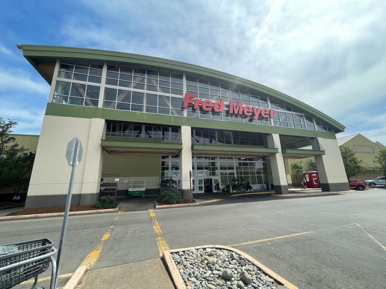 Op-Ed: How to Confront Fred Meyer Closures and Guarantee Food Access