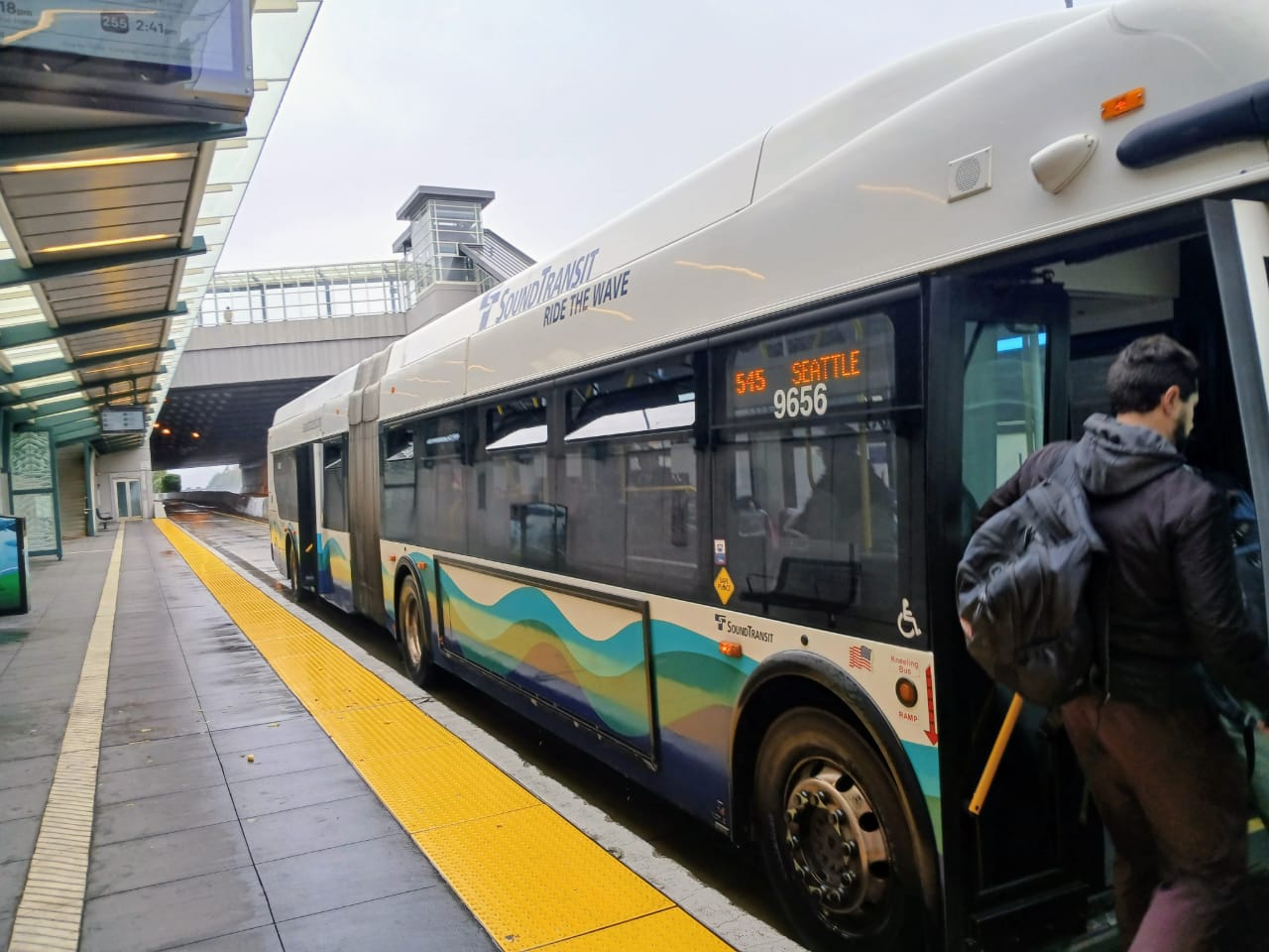 Sound Transit Greenlights Overnight Express Bus to Sea-Tac Airport