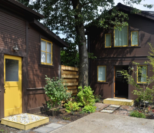 Hearing Examiner Rules Seattle Must Do EIS, Delays Backyard Cottage Law