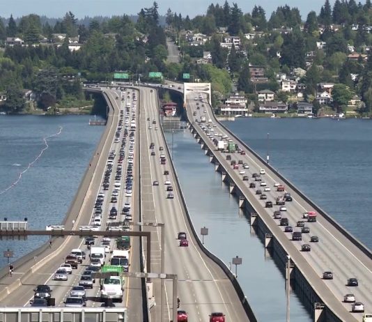 Sunday Video: Light Rail Over The I-90 Floating Bridge
