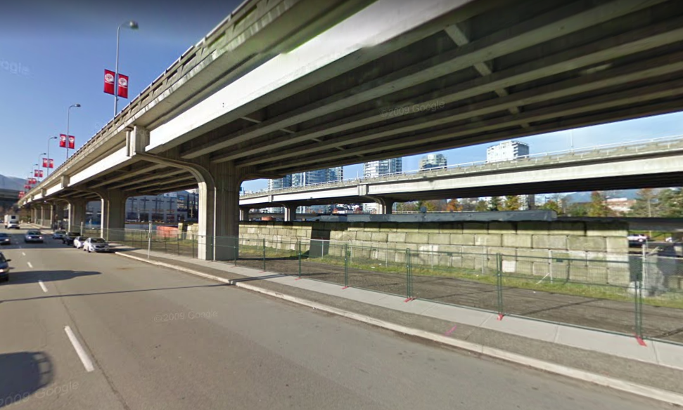 The street-level experience of the viaducts. (Google Maps)