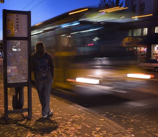 Seattle’s Drive Alone Rate Downtown Plummets as Walking to Work Ticks Up