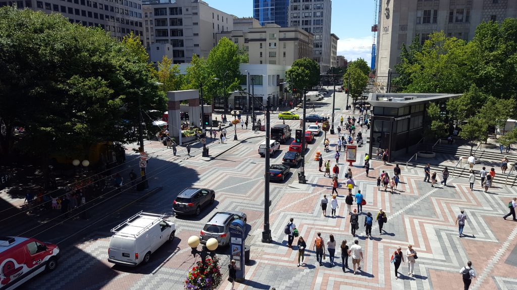 Westlake Park and Pine Street. (Photo by author)