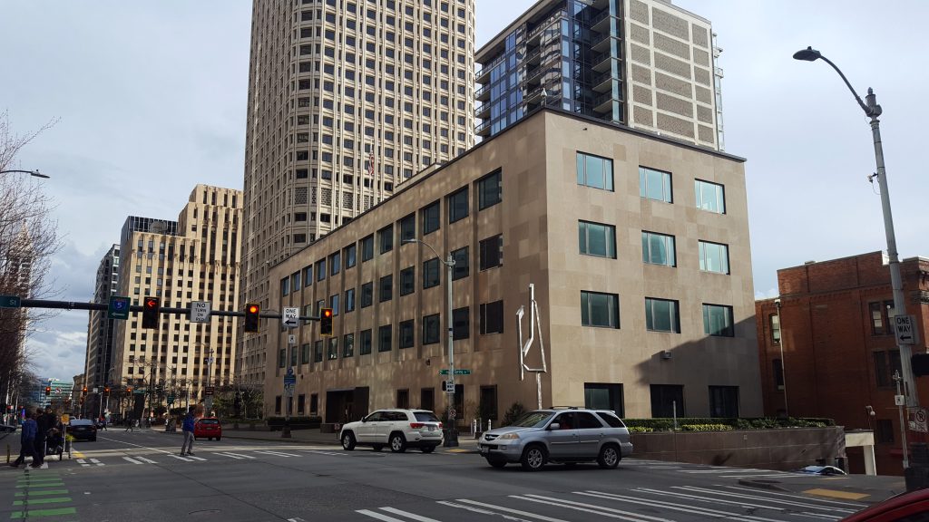 The old Federal Reserve building on 2nd Avenue. (Photo by author)