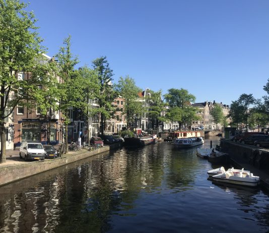 What We’re Reading: Bus-Loving City, High Impact Tourism, and Build Small