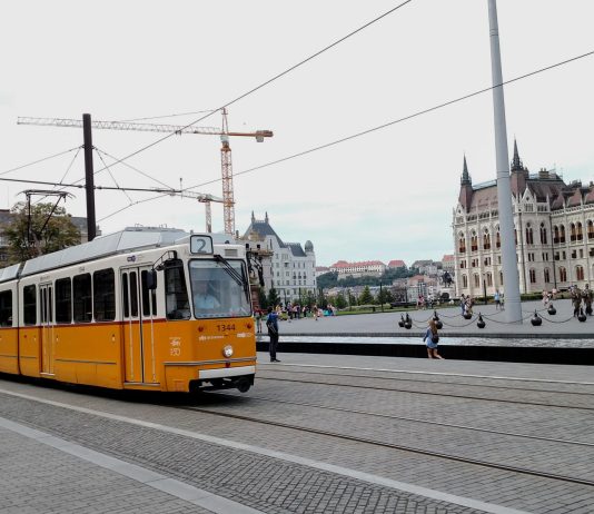 Don’t Let Anybody Tell You Streetcars Are Not Real Transit: Budapest Edition