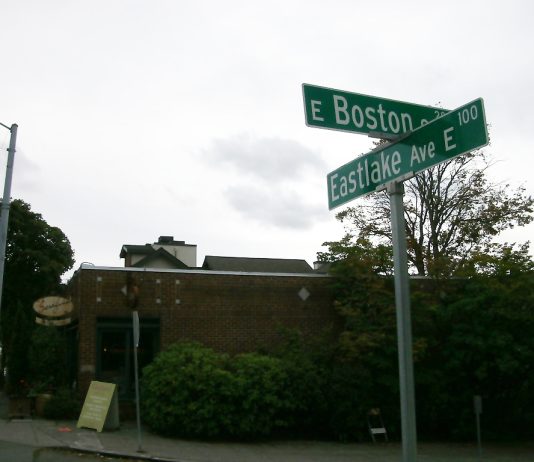 SDOT Considers Alternatives to Eastlake Bike Lanes, But It’s Clear There Are None