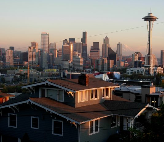 Study Reveals Wealthy White Homeowners Benefit Most from Backyard Cottages