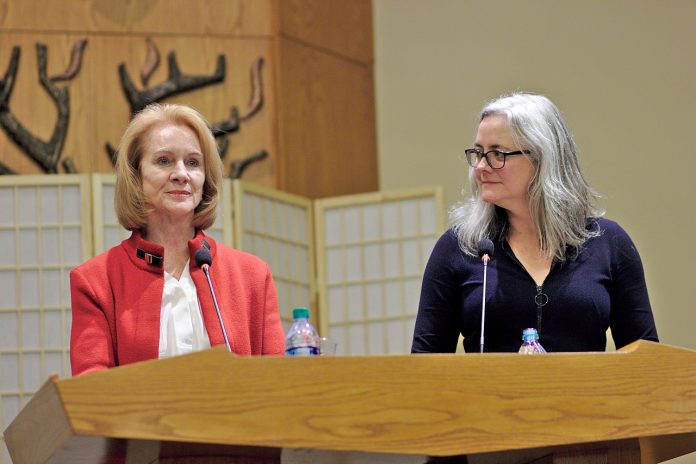 1280px-Jenny_Durkan_-_Cary_Moon_mayoral_forum,_Congregation_Beth_Shalom,_2017-10-26_—_01