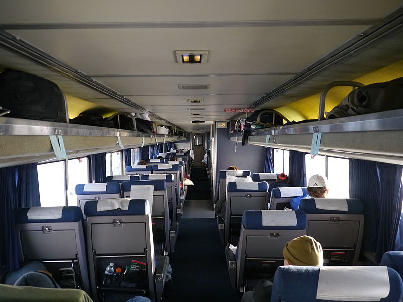 800px-Amtrak_Superliner_Coach_Car_-_Coast_Starlight