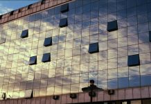 People Always Look Like Friends When They’re Helping Out