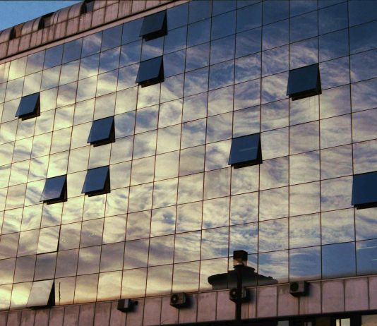 People Always Look Like Friends When They’re Helping Out