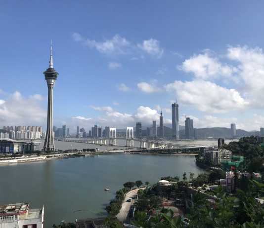 What We’re Reading: 5G Has Roadblocks, Decongest Seattle, and Reinvent Infrastructure