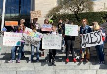Climate Leaders Are Hammering Out the Details of Seattle’s Green New Deal Youth climate activists rally in front of Seattle City Hall. (Photo by author)