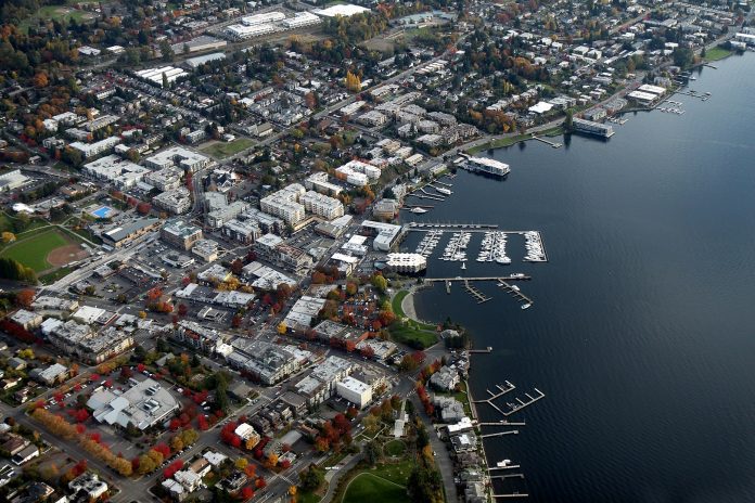 Aerial photo of Downtown Kirkland waterfront as of 2011. (Photo by Jelson25 / Wikimedia Commons)