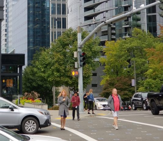 Bellevue’s Downtown Signal Policy Discourages Walking