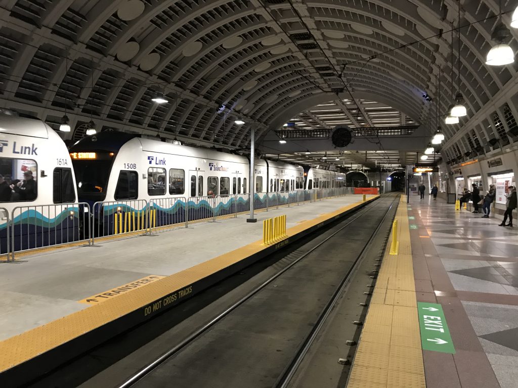 The temporary center platform at Pioneer Square Station as seen before Connect 2020.