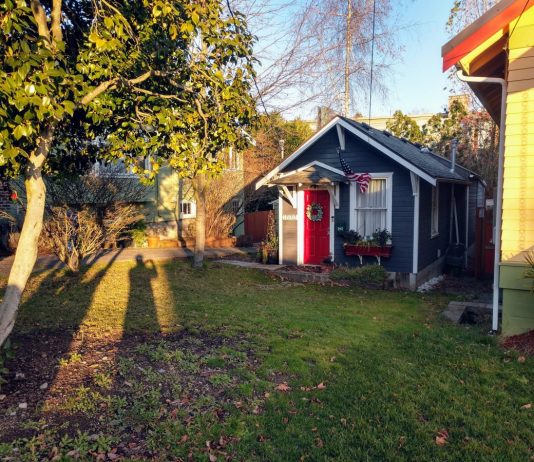 Governor Partially Vetoes Backyard Cottage Bill at Request of Housing Advocates, AARP Backyard cottages like this one should be coming to Burien thanks to the City's new reform. (Photo by Doug Trumm)