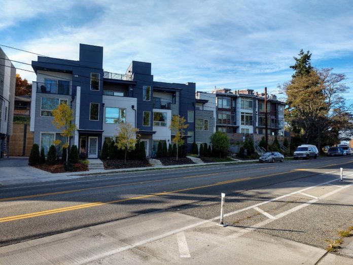 A triplex in Magnolia. (Photo by Doug Trumm)