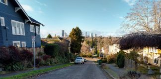 Even a few miles from Downtown, single family homes start taking over. Madrona is not an urban village. (Photo by author)