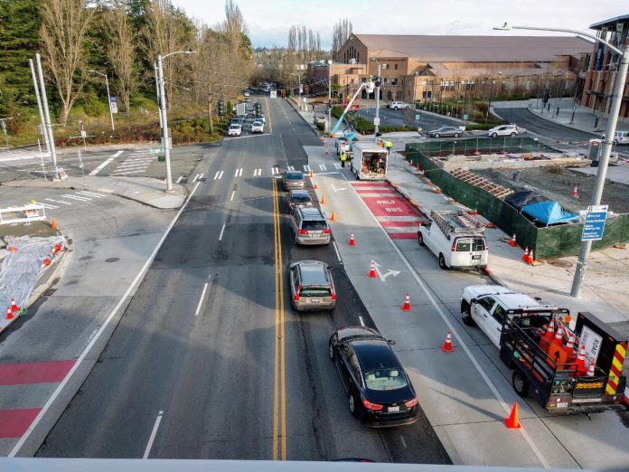 SDOT crews working on Montlake Boulevard. (Photo by Doug Trumm)