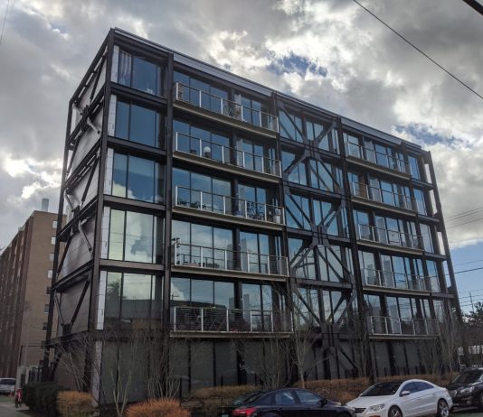 The Potential and Pitfalls of Prefabricated Buildings SLI's 47+7 building in the U District. (Photo by Shaun Kuo)