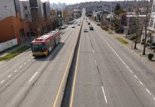 Op-Ed: Seattle Is Failing to Reimagine Aurora Avenue RapidRide heads north on SR-99 just after the Aurora Bridge. (Photo by Doug Trumm)