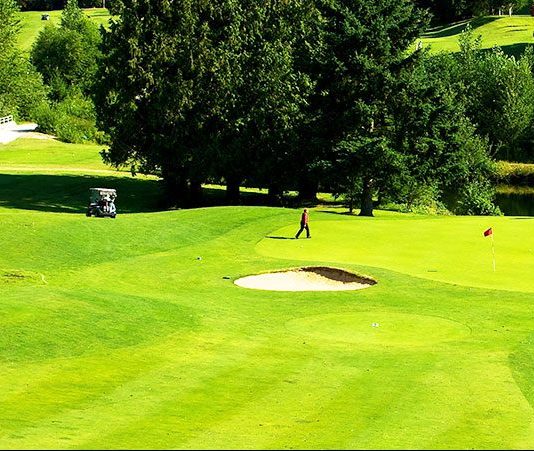 Let’s Tee Off for Housing A hole next to a water feature at Jackson Park Golf Course. (Courtesy of Premier GC)