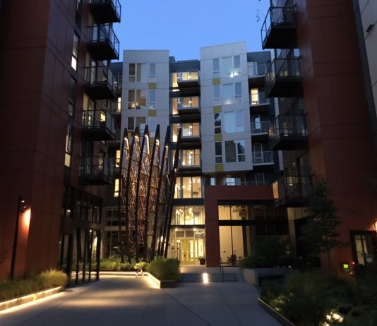 What We’re Reading: Re-inventing the Mall, Re-envisioning Streets, and River Cleanup