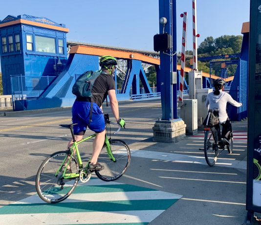 Advocates Push for Bike and Transit Lanes on the Fremont Bridge