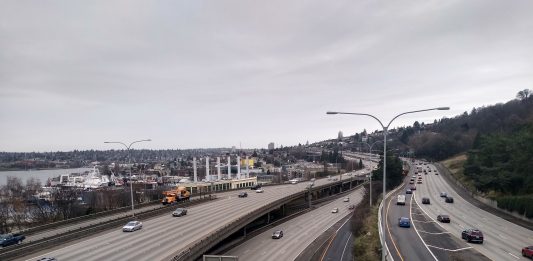 I-5 express lanes and general purposes lane stacked between Capitol Hill and Lake Union.