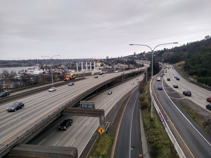 I-5 express lanes and general purposes lane stacked between Capitol Hill and Lake Union.