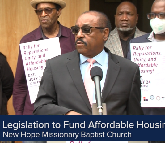 Sawant, Black Faith Leaders Call for Reparations to Rectify Seattle’s Racist Housing Practices Senior Paster Robert Jeffrey Sr. stands with Councilmember Sawant and three supporters in the background at a press conference calling for reparations for New Hope church.