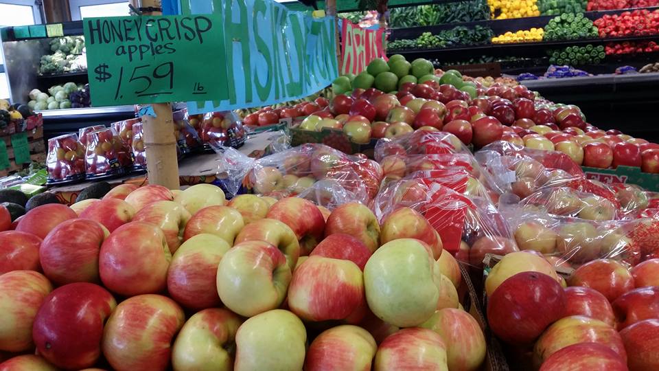 Apples and other produce at Rising Sun Produce