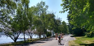 Someone on a bike using Lake Washington Boulevard
