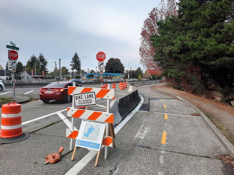 Green Lake Outer Loop Protected Bike Lanes Take Shape The Urbanist