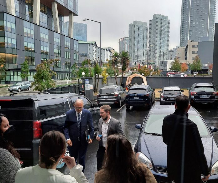 Governor Jay Inslee in Civic Hotel parking lot 20221102