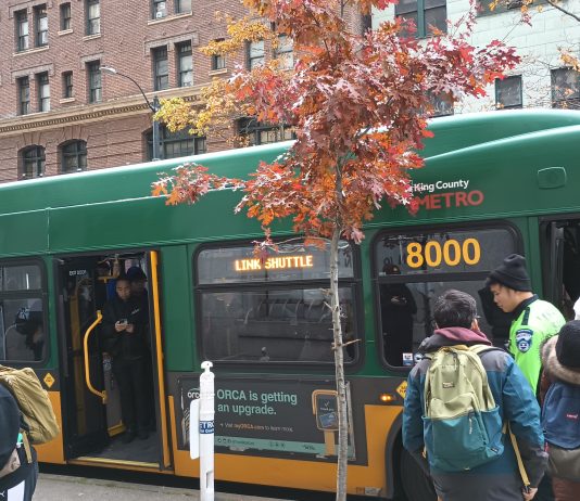 After Bumpy Rollout, Sound Transit Pledges Tweaks to Improve Link Replacement Shuttle This Weekend Lots of people trying to board a replacement shuttle at all doors.