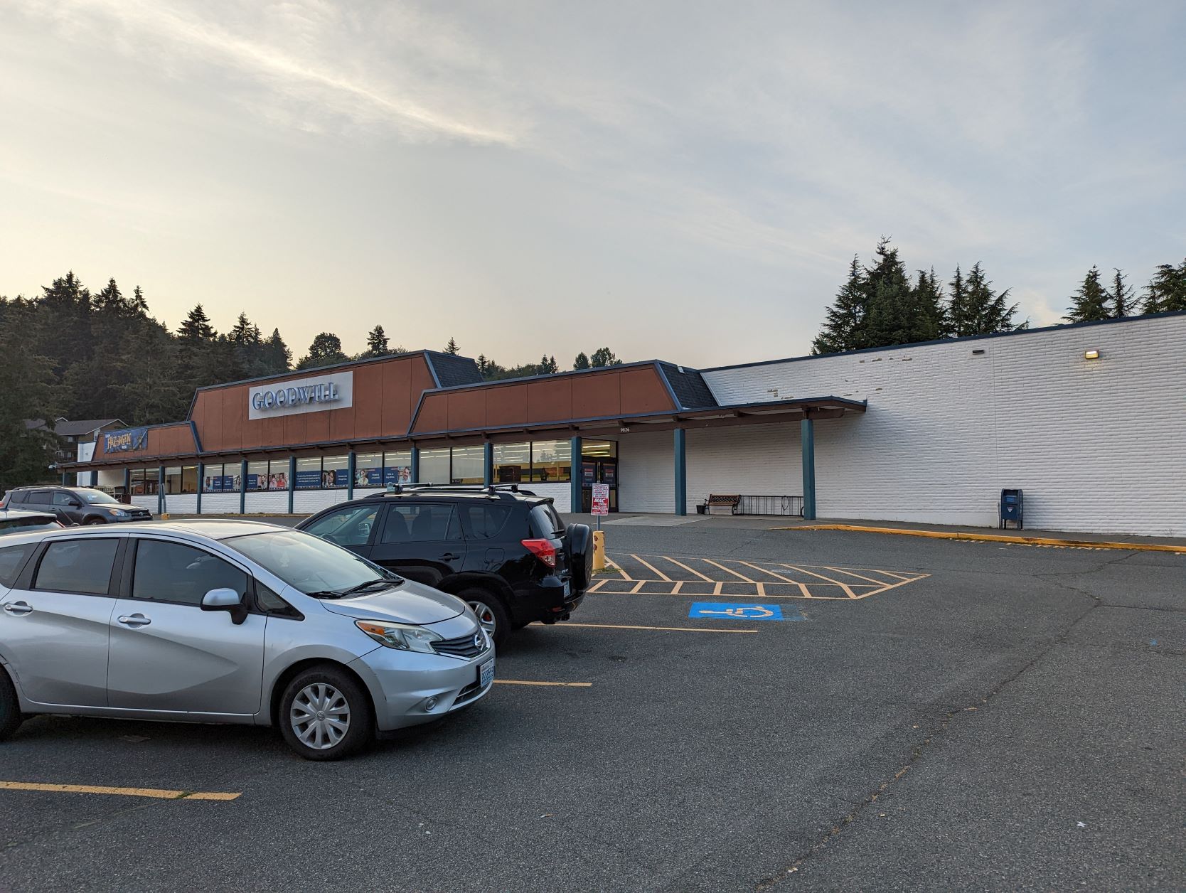 The Juanita Goodwill, where two large midrise buildings are proposed