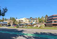 Kirkland Smaller Development Node Spotlight: A Jumble of Car-centric and Smart Density Midrise commercial and residential in Lakeview including Ivar's and an office building