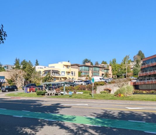 Kirkland Smaller Development Node Spotlight: A Jumble of Car-centric and Smart Density Midrise commercial and residential in Lakeview including Ivar's and an office building