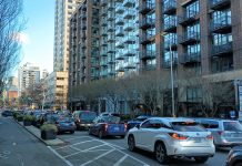 Seattle Requests Federal Help in Planning “Low-Emission Neighborhoods” A backup of cars stretches from one end of the photo to the other